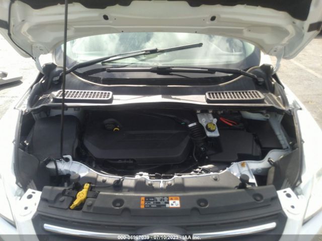 1FMCU0GX2FUC40152 Ford ESCAPE SE