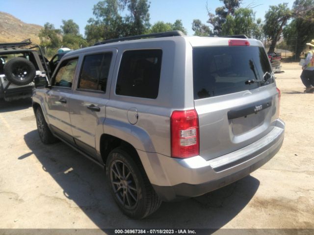 1C4NJPBAXGD700113 Jeep Patriot Sport