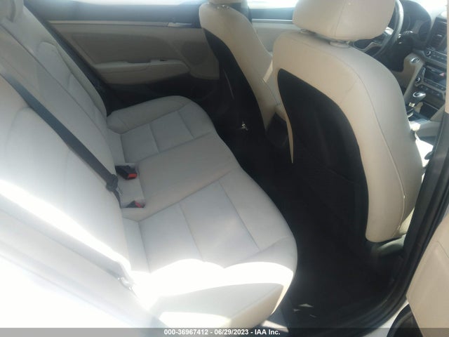 Hyundai Elantra Value Edition 2018 5NPD84LF4JH338345 Image 14