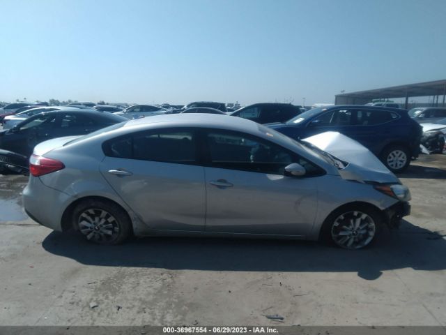 KNAFX4A6XF5256915 KIA FORTE LX