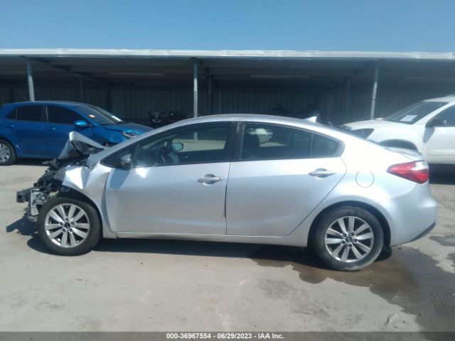 KNAFX4A6XF5256915 KIA FORTE LX
