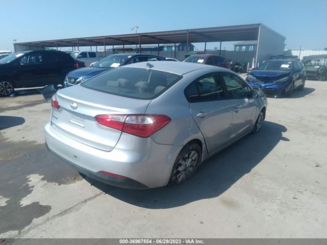 KNAFX4A6XF5256915 KIA FORTE LX