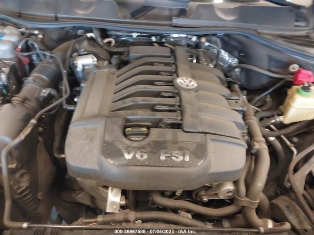 2017 Volkswagen Touareg, VIN: WVGEF7BP9HD006936