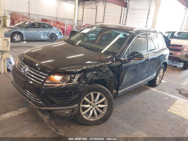 2017 Volkswagen Touareg, VIN: WVGEF7BP9HD006936