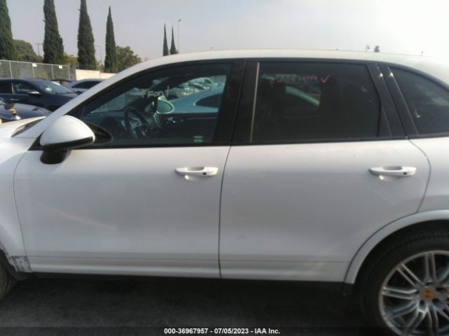 WP1AA2A20JKA02915 Porsche Cayenne