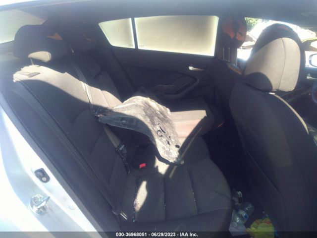 KNAFK5A88H5676570 KIA Forte5 Lx