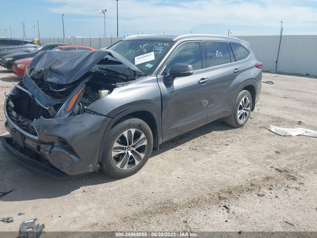 Toyota Highlander Xle 2021 5TDGZRAH0MS043513 Image 2