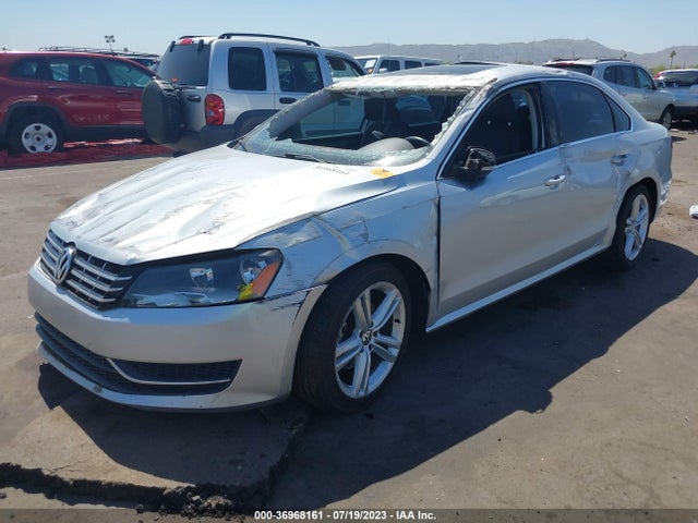 1VWBT7A39EC081598 Volkswagen Passat Se W/sunroof