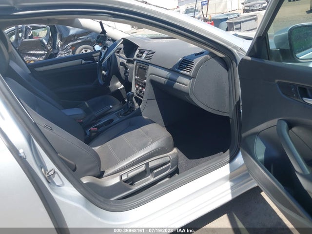 1VWBT7A39EC081598 Volkswagen Passat Se W/sunroof