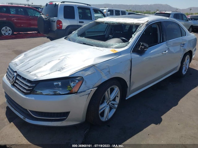 1VWBT7A39EC081598 Volkswagen Passat Se W/sunroof