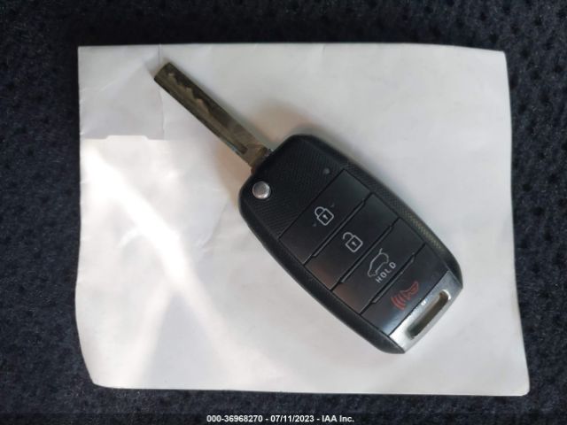 5XYPG4A39GG117378 KIA SORENTO LX