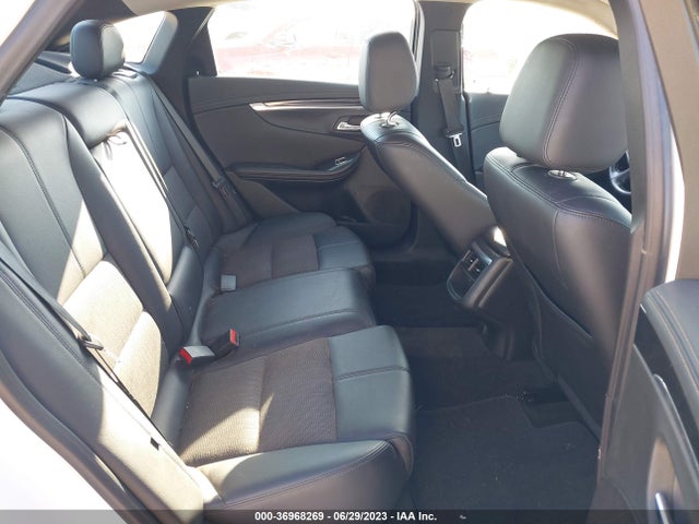 Chevrolet IMPALA LT 2018 2G1105S33J9112798 Image 8