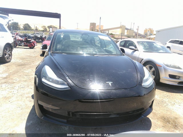 Tesla Model 3 Long Range 2018 5YJ3E1EB6JF184765 Image 3