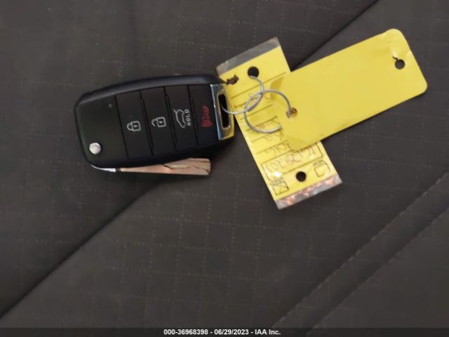5XYPG4A33GG128201 KIA SORENTO LX