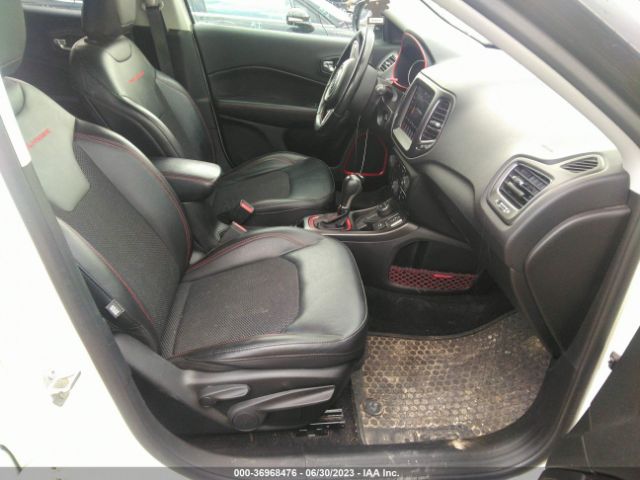 3C4NJDDBXKT849077 Jeep Compass Trailhawk