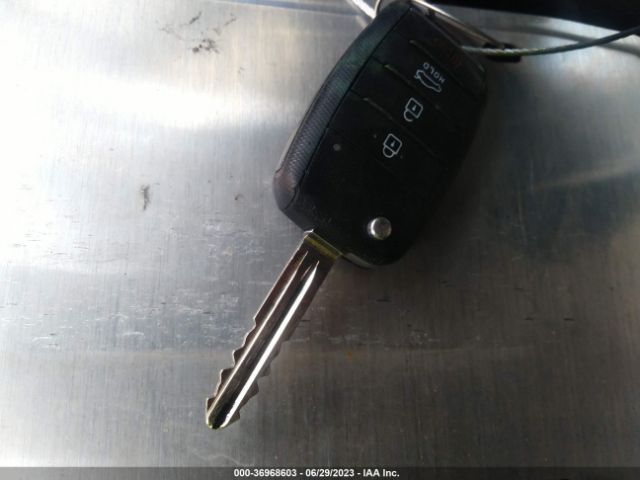 3KPFK4A79HE103668 KIA FORTE LX