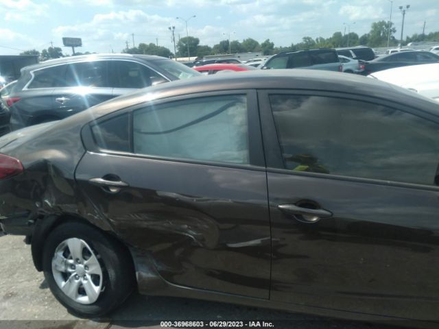 3KPFK4A79HE103668 KIA FORTE LX