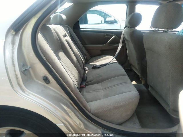 2000 TOYOTA CAMRY LE/XLE VIN: 4T1BF22K8YU945828