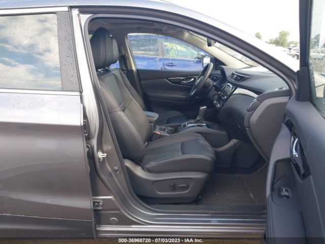 JN1BJ1CW5MW669589 Nissan Rogue Sport Sl