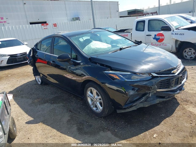 Chevrolet CRUZE LT 2018 1G1BE5SM6J7171487 Image 1