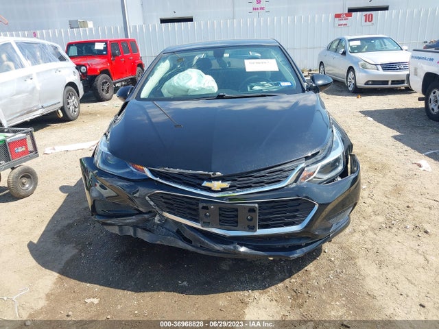 Chevrolet CRUZE LT 2018 1G1BE5SM6J7171487 Image 4