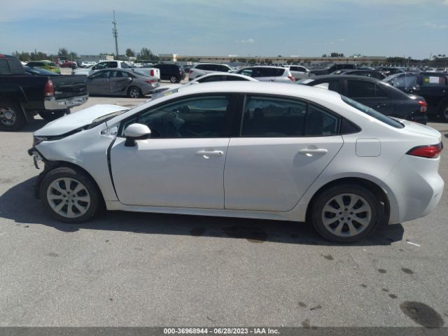 5YFEPMAE9MP243241 Toyota COROLLA LE