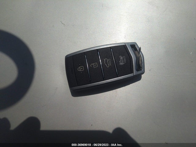 Genesis G70 2.0t Advanced 2019 KMTG64LA2KU031904 Image 3