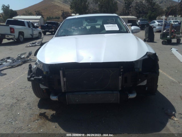 Genesis G70 2.0t Advanced 2019 KMTG64LA2KU031904 Image 4
