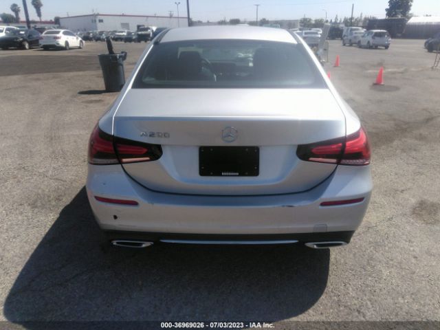 WDD3G4EB7KW012016 Mercedes-Benz A-class A 220