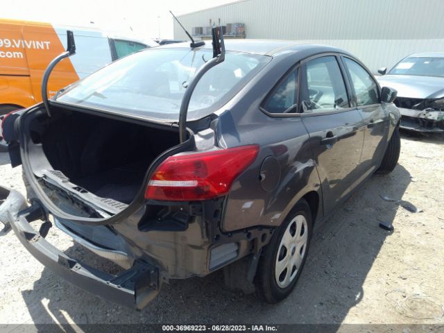 1FADP3E25HL303333 Ford FOCUS S