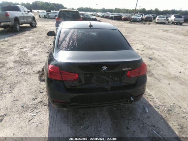 WBA8E1G35HNU16406 BMW 3 Series 320i