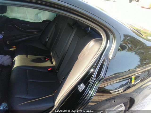 WBA8E1G35HNU16406 BMW 3 Series 320i