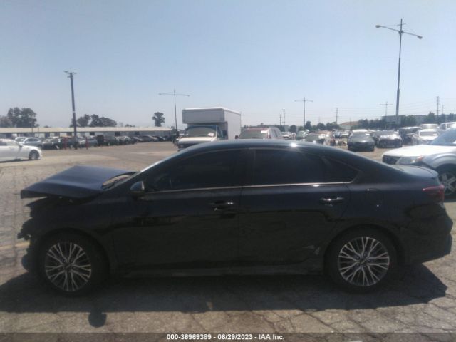 3KPF54AD7NE488981 KIA Forte Gt-line