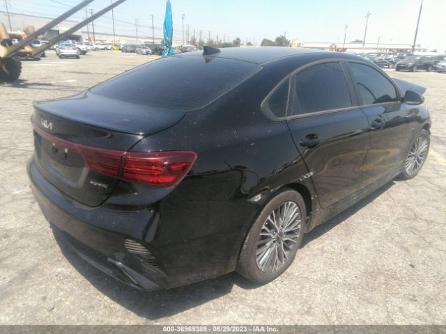 3KPF54AD7NE488981 KIA Forte Gt-line