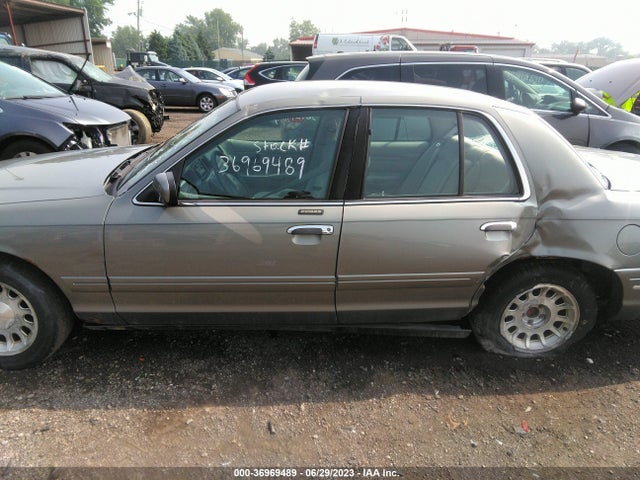 1999 FORD CROWN VICTORIA LX VIN: 2FAFP74W4XX140423