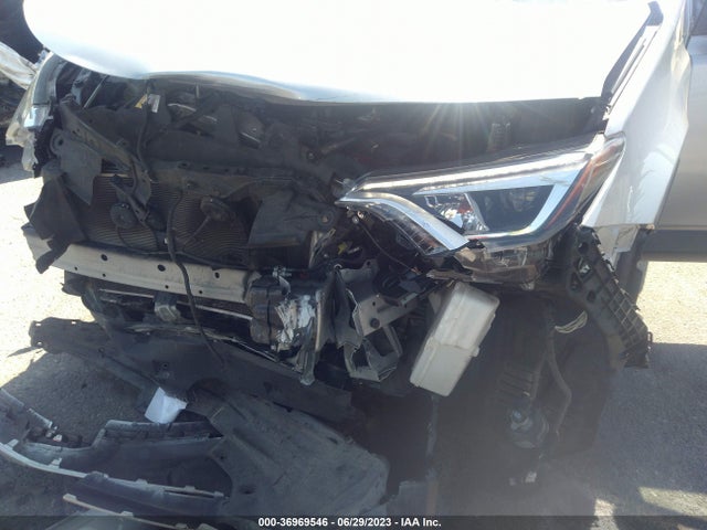 Toyota RAV4 SE 2018 JTMNFREV0JJ168794 Image 12
