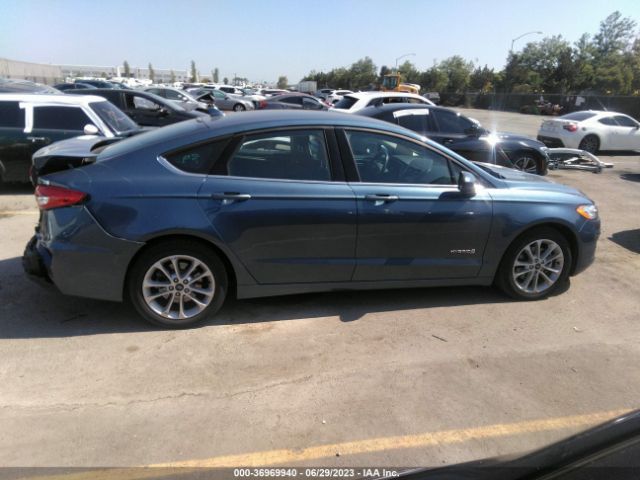 3FA6P0LU0KR114786 Ford Fusion Hybrid Se