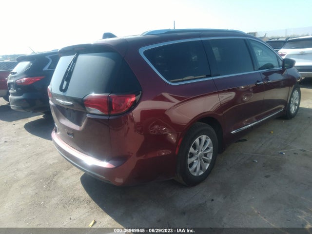 2018 CHRYSLER PACIFICA TOURING L VIN: 2C4RC1BG2JR246571