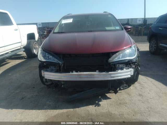 2018 CHRYSLER PACIFICA TOURING L VIN: 2C4RC1BG2JR246571