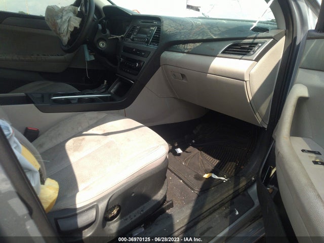 2015 HYUNDAI SONATA 2.4L SE VIN: 5NPE24AF5FH005717