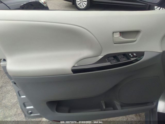 5TDKK3DCXES514791 Toyota SIENNA LE