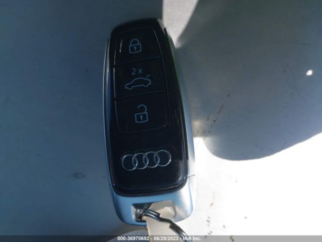 WA1EVBF11ND023607 Audi Q8 Premium Plus
