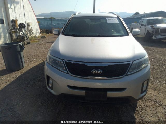 5XYKTDA70FG551096 KIA SORENTO LX
