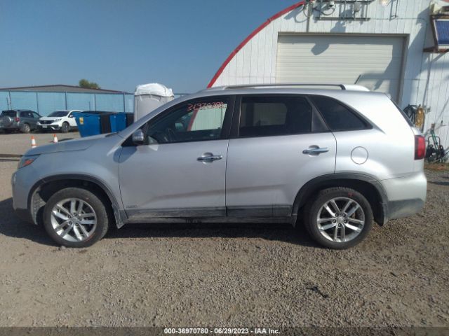 5XYKTDA70FG551096 KIA SORENTO LX