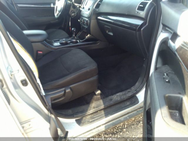 5XYKTDA70FG551096 KIA SORENTO LX