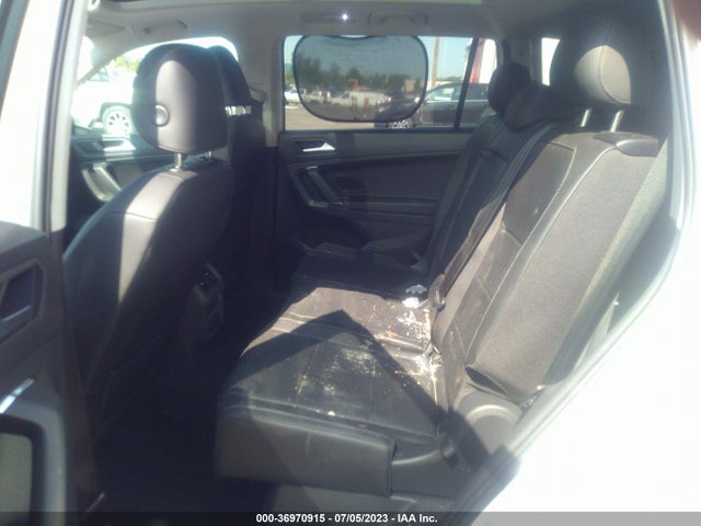 3VV2B7AXXLM147565 Volkswagen Tiguan Se/sel/se R-line Black
