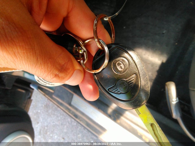 2004 MINI COOPER S WMWRE33444TD75015 Photo 10