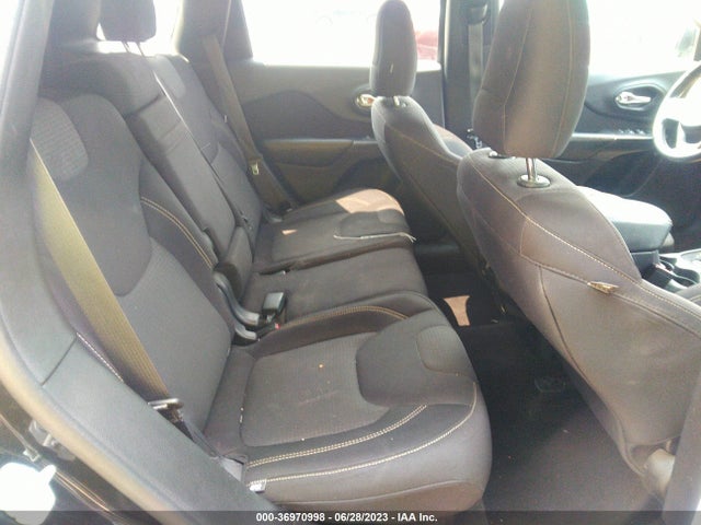 2015 JEEP CHEROKEE LATITUDE VIN: 1C4PJLCB1FW660824