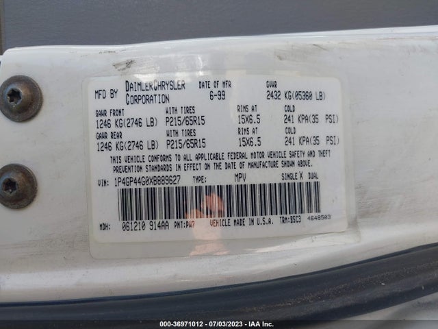 1999 PLYMOUTH VOYAGER GRAND SE VIN: 1P4GP44G0XB889627