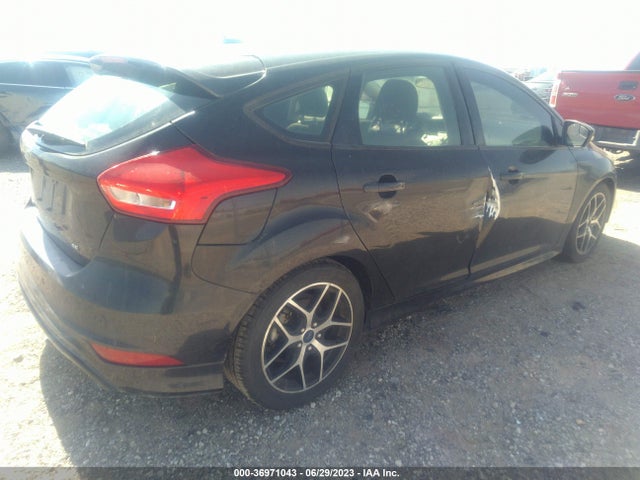 Ford FOCUS SE 2015 1FADP3K28FL281345 Image 4